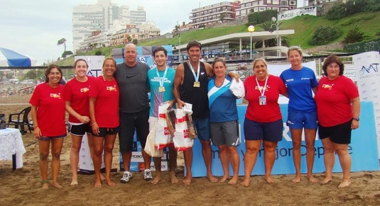 Martín Conde y Franco Taccone celebraron en el Beach Tennis