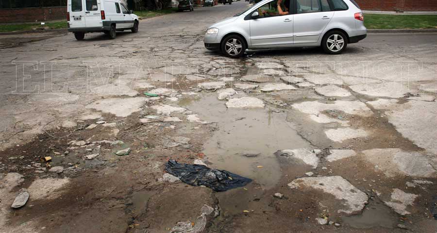 Barrio Estrada: caos vehicular y calles deterioradas