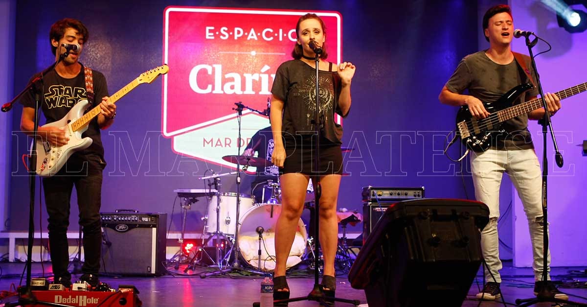 Mery Granados presentó sus nuevas canciones en Espacio Clarín
