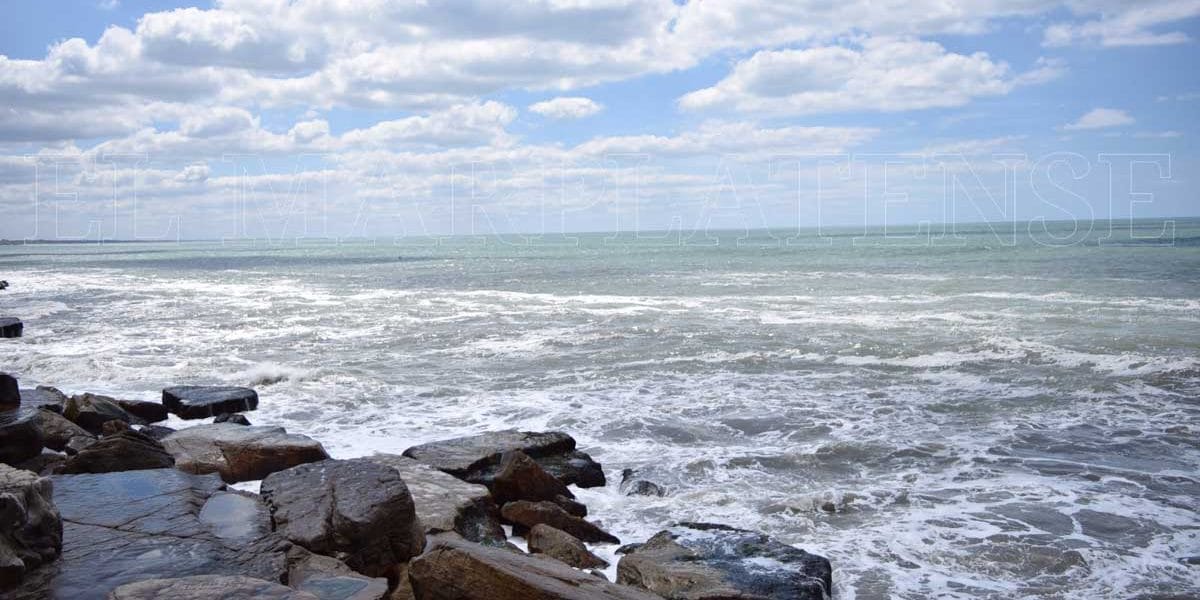 Un martes con nubes y viento en Mar del Plata