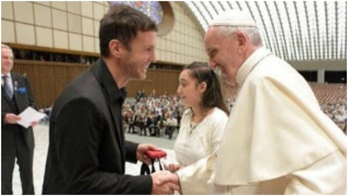 Axel se presentó en el Vaticano frente al Papa Francisco