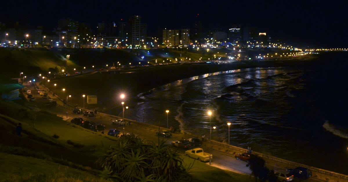Una noche fría antes de un domingo soleado en Mar del Plata