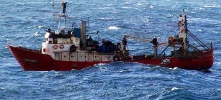 Hundimiento del buque Repunte: "Toda la tripulación se tiró al agua"