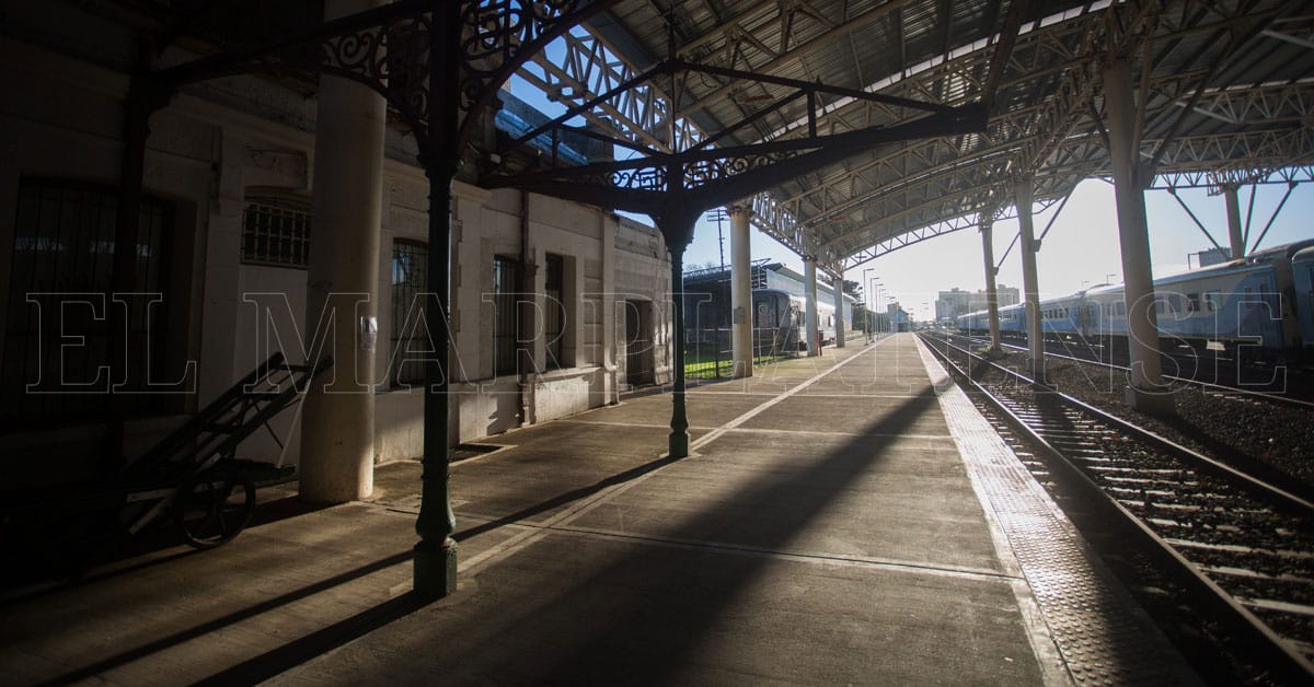 Llega el tren pero sigue la "incertidumbre" de trabajadores ferroviarios