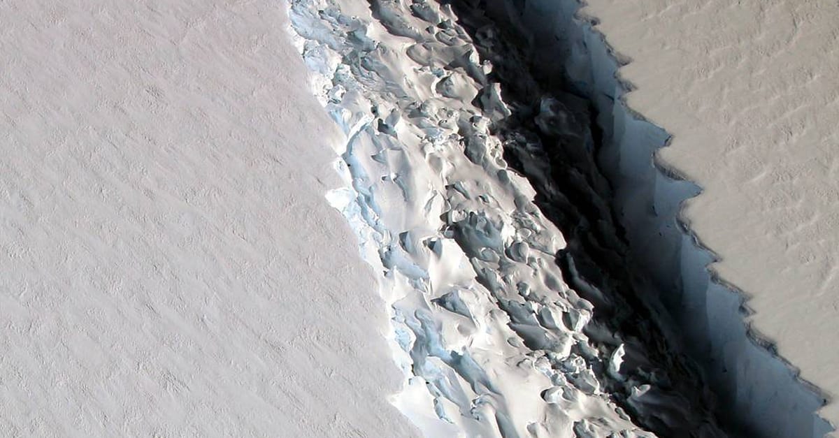 Se desprendió un iceberg gigante en la Antártida