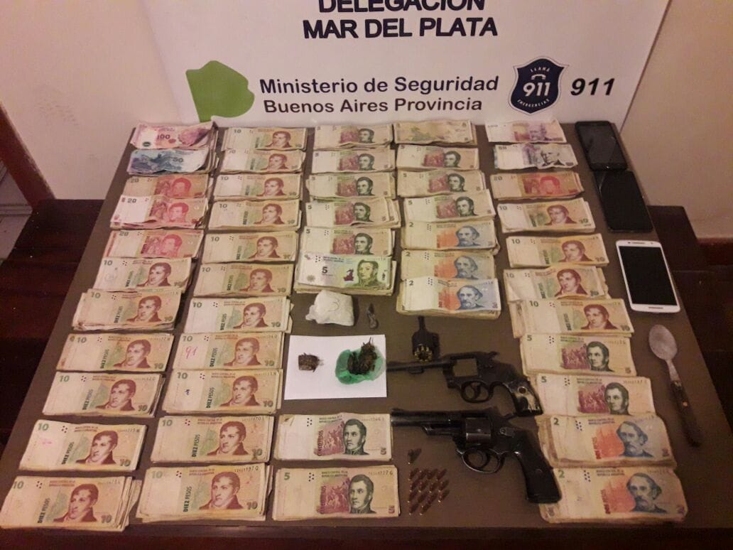Detuvieron a una pareja armada que vendía drogas en el barrio Juramento