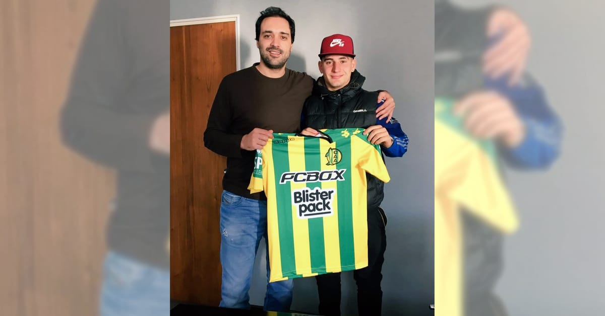 Jonatan Benedetti firmó su primer contrato profesional con Aldosivi