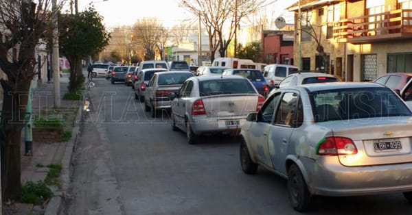 Caos vehicular sobre la avenida Luro por obras de repavimentación