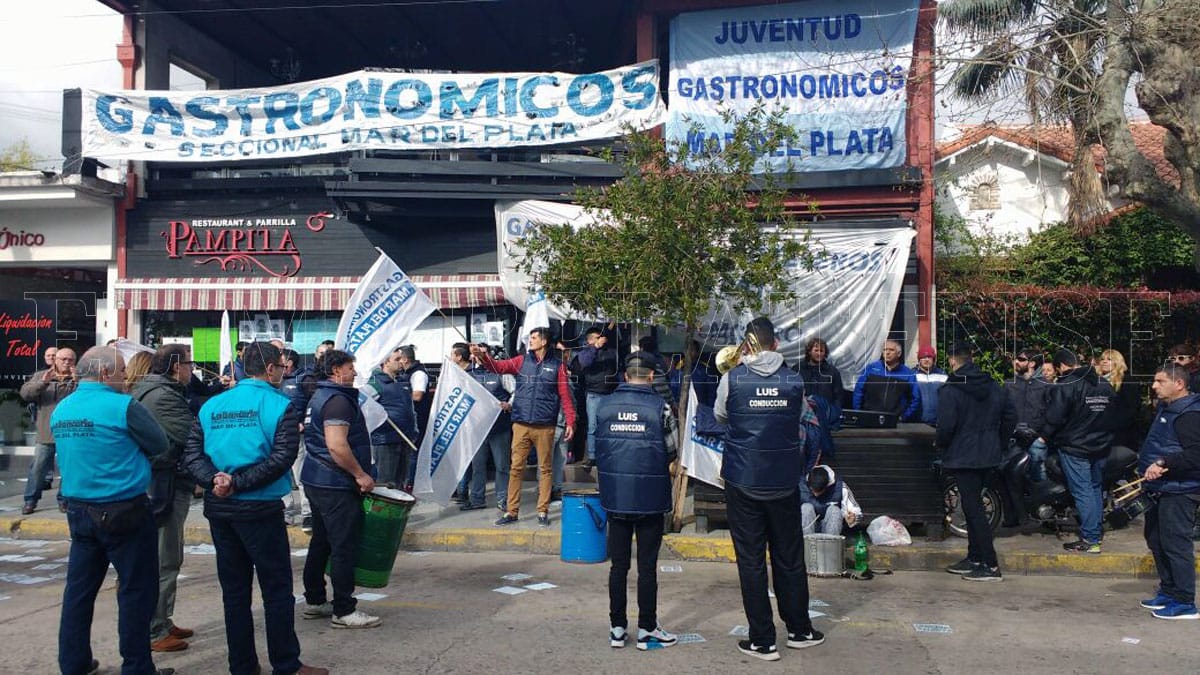 Cierre de "Pampita": suspendieron el desalojo del local