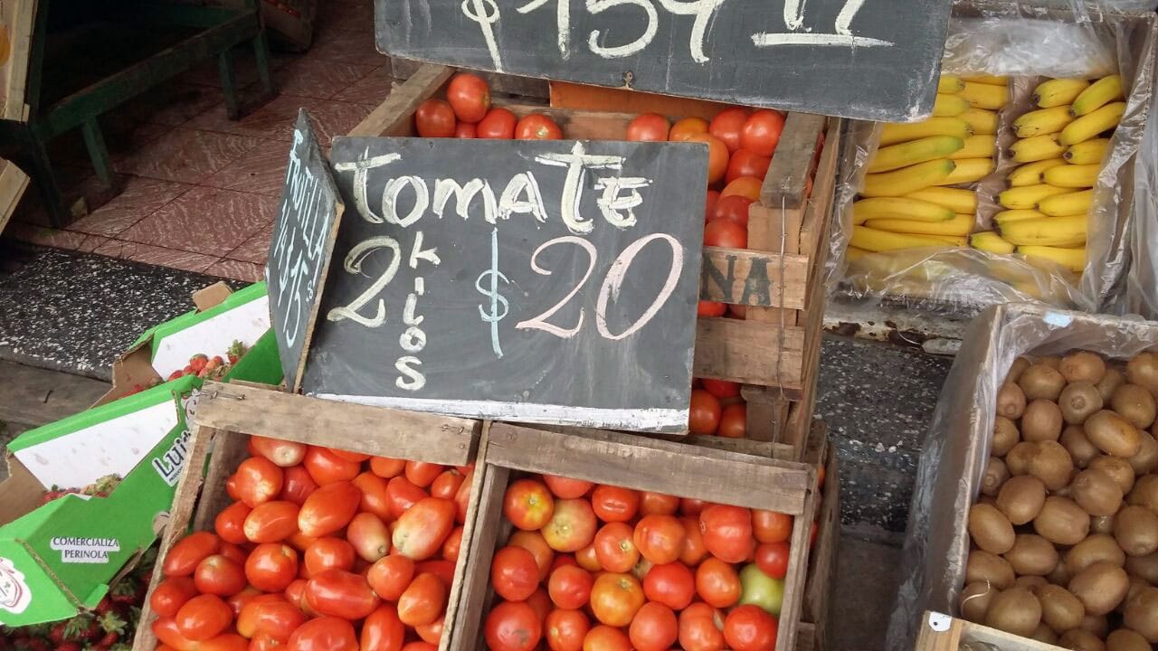 Productores locales advierten subas de precios en tomates y morrones