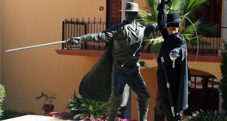 Buscan construir un monumento al actor de "El Zorro" en el centro