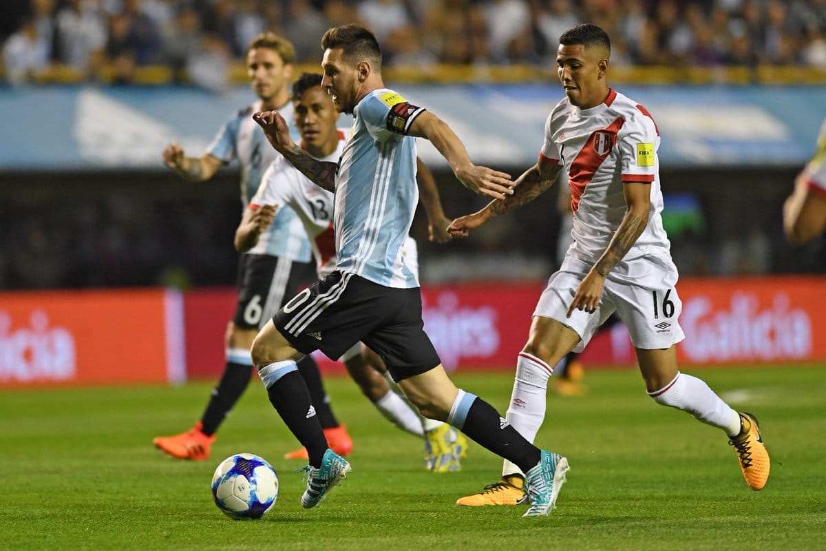 Argentina empató y quedó al borde del abismo