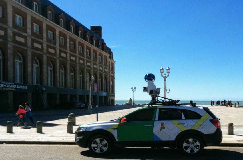Un auto de Google recorre nuevamente la ciudad