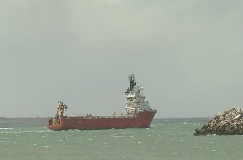 Zarpó el buque noruego que lleva un minisubmarino de rescate