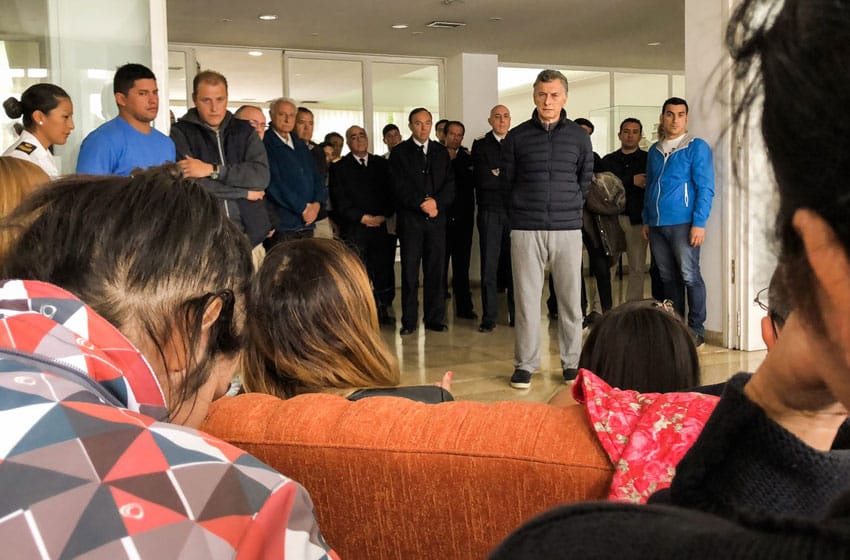 Macri se reunió con familiares de tripulantes en la Base Naval