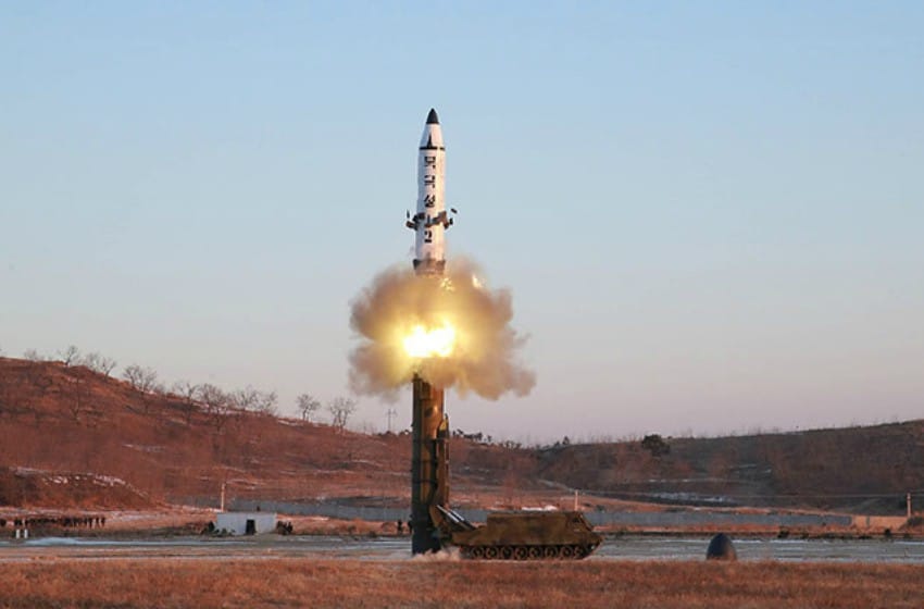 Norcorea lanzó un misil capaz de llegar a Estados Unidos