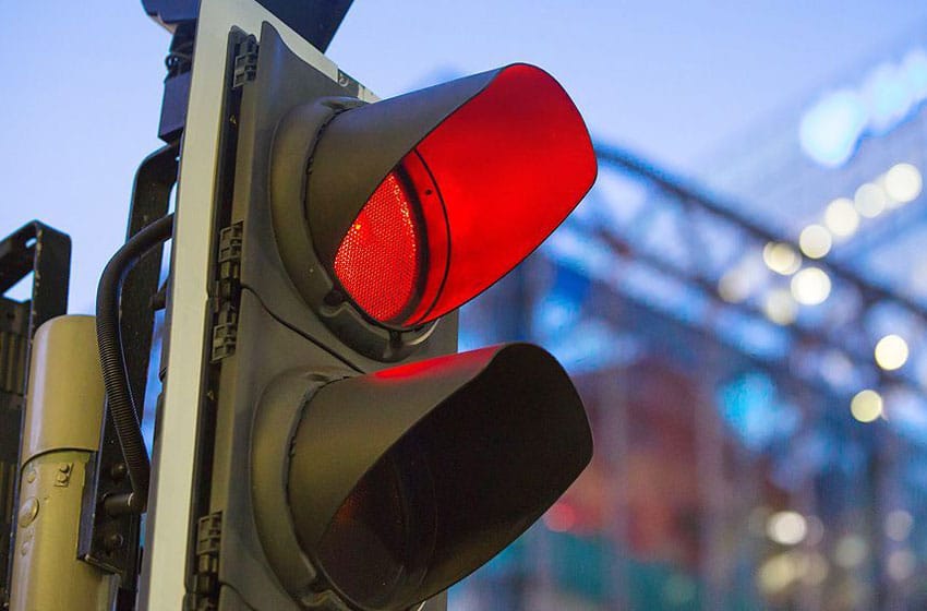 Las multas por cruzar un semáforo en rojo alcanzarán los 53 mil pesos