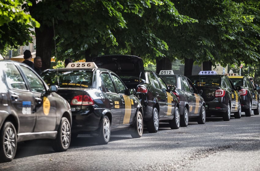 Taxis: el aumento se efectivizaría entre el lunes y martes