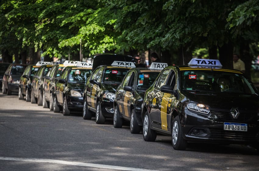 Se definiría este jueves la aprobación del aumento para los taxis