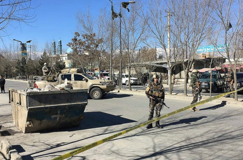 Más de 40 muertos por un atentado suicida de ISIS en Afganistán