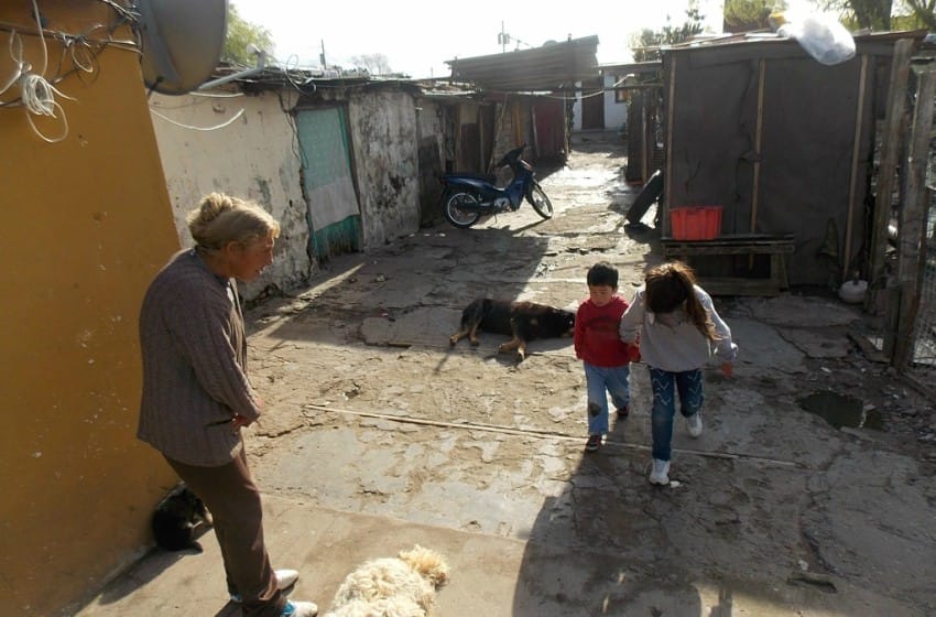 Según el informe de la UCA, en Argentina hay 13,5 millones de pobres