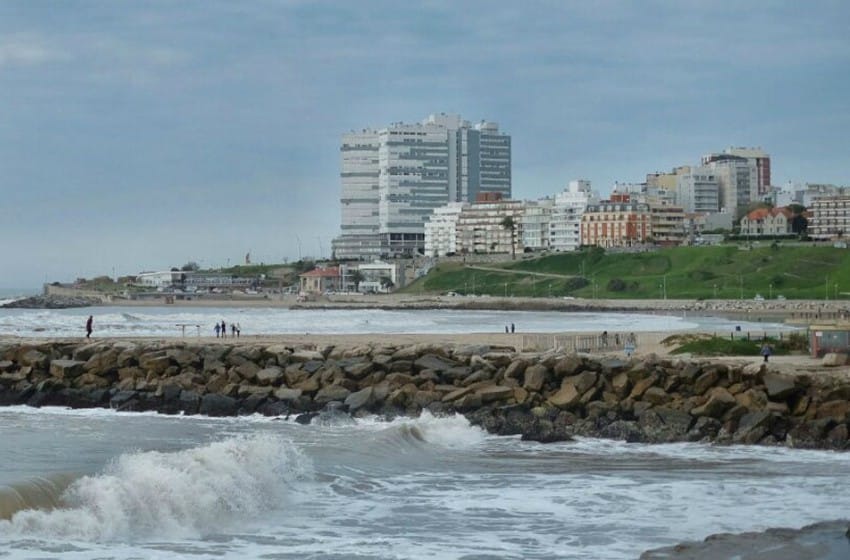 El frente frío se asentó este sábado en Mar del Plata