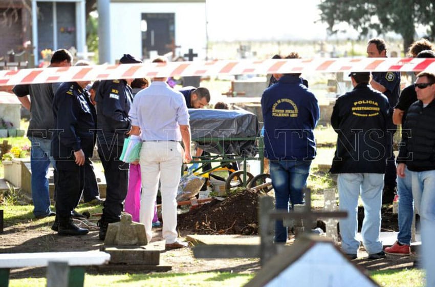 Otamendi: denuncian el robo de los restos de un bebé en el cementerio