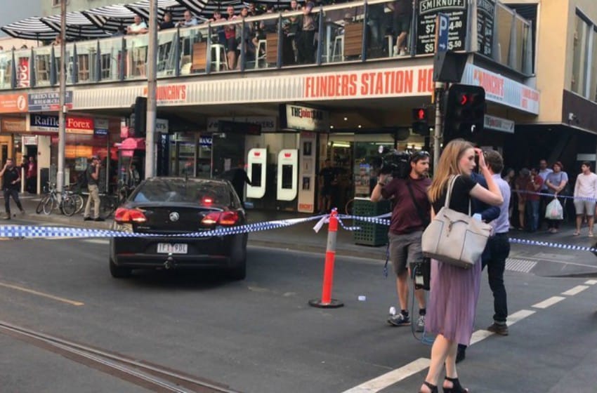 Un auto atropelló a una multitud en Australia