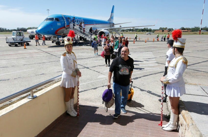 Mar del Plata recibió al primer vuelo directo desde Córdoba