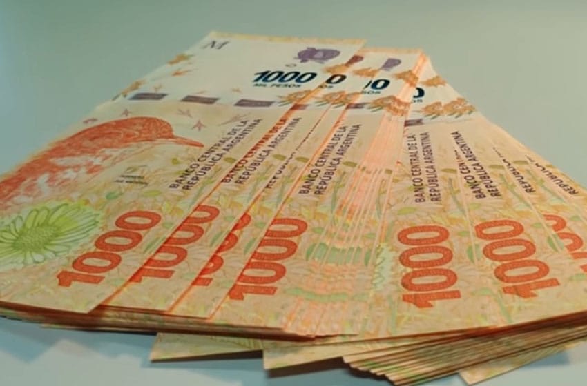 Advierten a comerciantes de la ciudad por billetes falsos de $1000