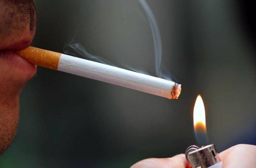 Fumar triplica el riesgo de tener las enfermedades más graves de las encías