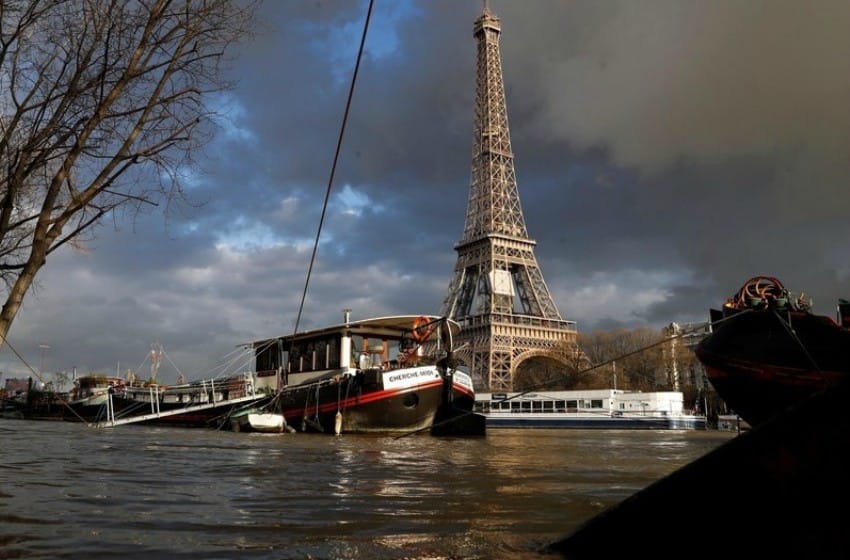 París está inundada por el Río Sena