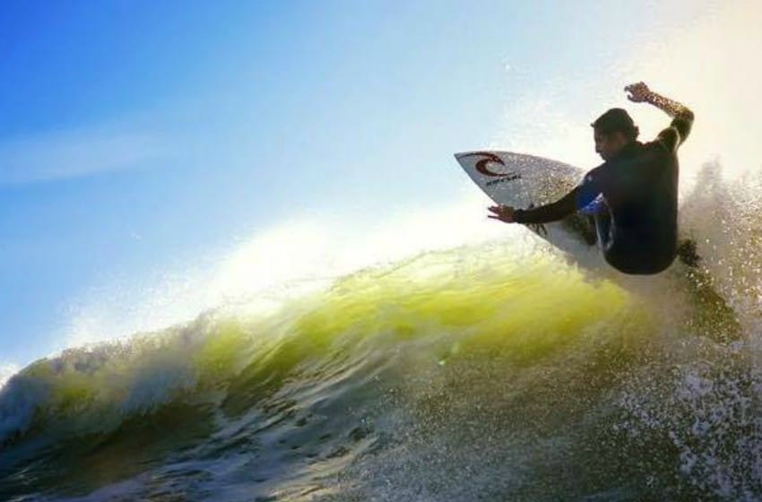 El "boom" de las escuelas de surf en verano
