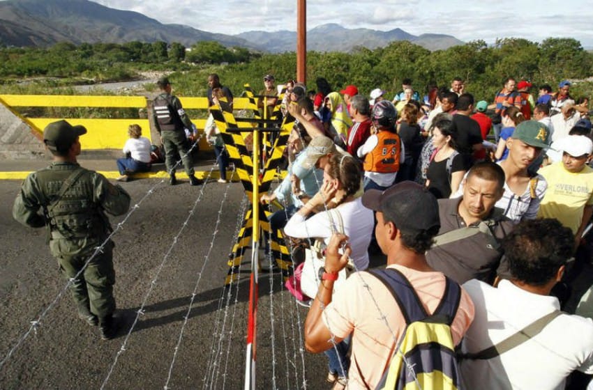 Colombia militariza la frontera por oleada de venezolanos