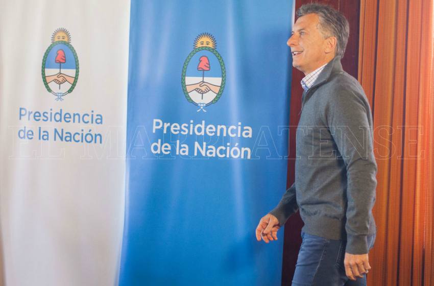 Macri regresa a Mar del Plata para realizar su "retiro" con ministros