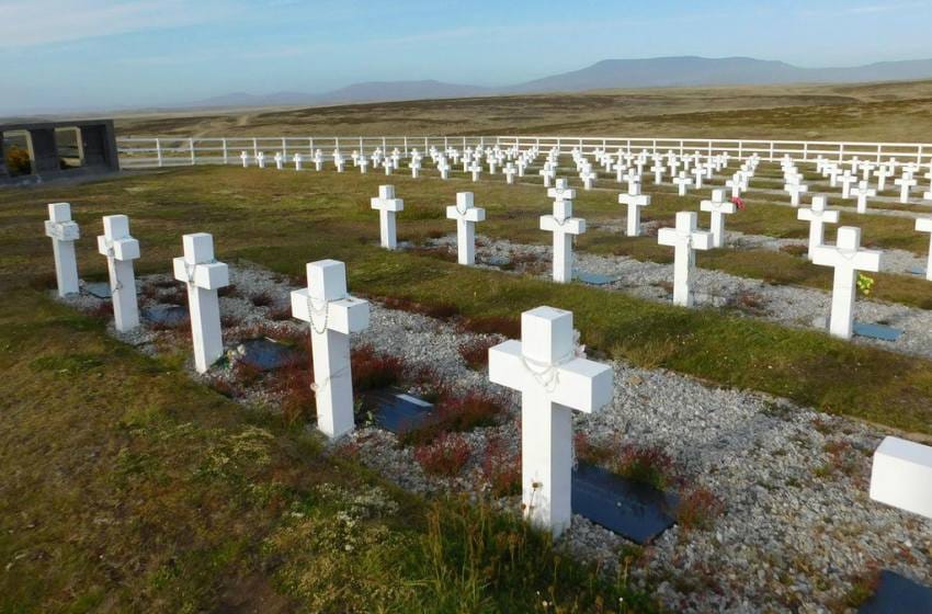 Diez nuevas familias de soldados caídos en Malvinas cotejarán su ADN