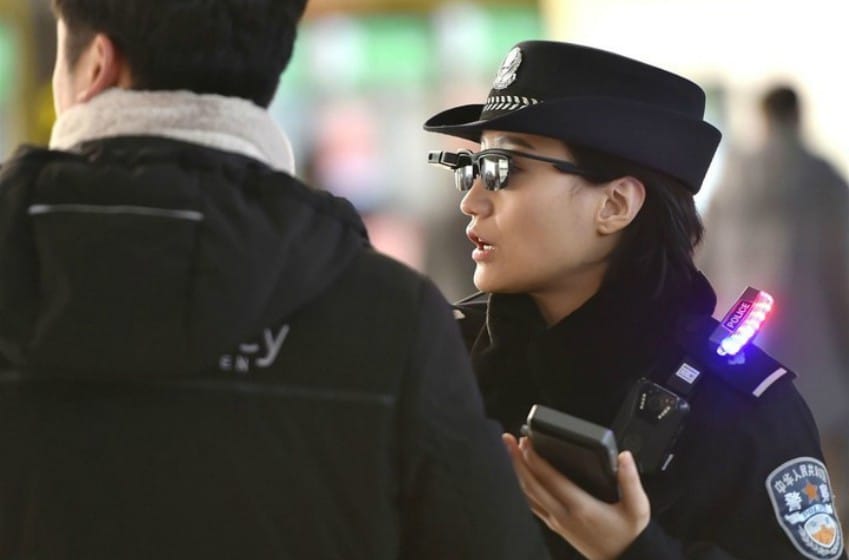 La policía en China ya utiliza lentes de reconocimiento facial