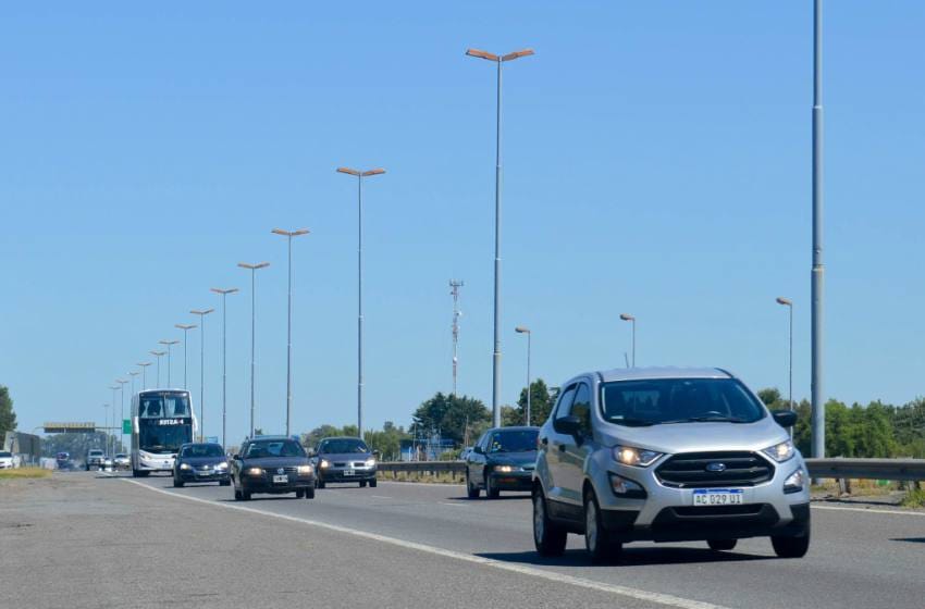 Más de 700 autos por hora llegan a Mar del Plata por la autovía 2