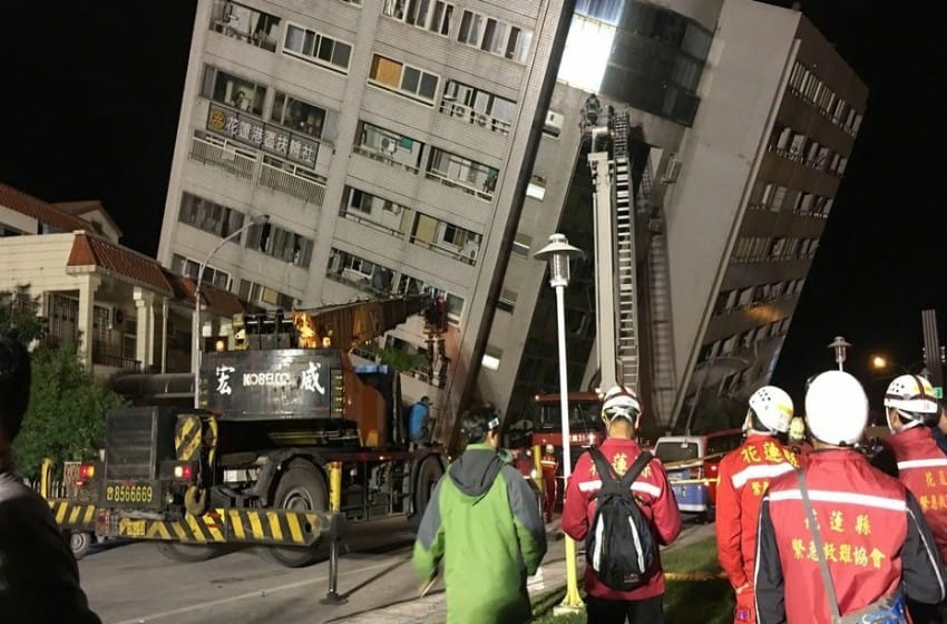 Un terremoto en Taiwán dejó al menos 2 muertos y 100 heridos