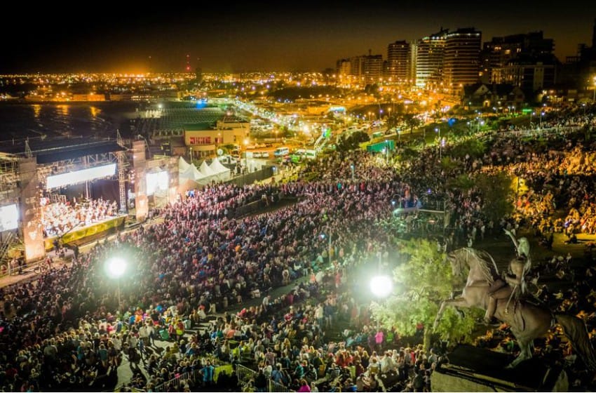 La Filarmónica brindó un concierto histórico en el Parque San Martín