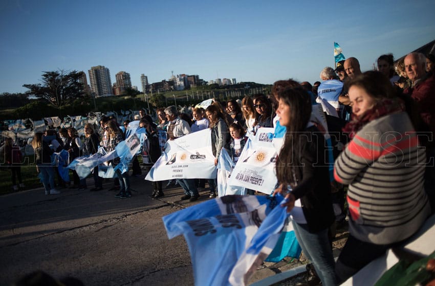 Siete meses sin el ARA San Juan: "Aún esperamos apoyo del Gobierno"