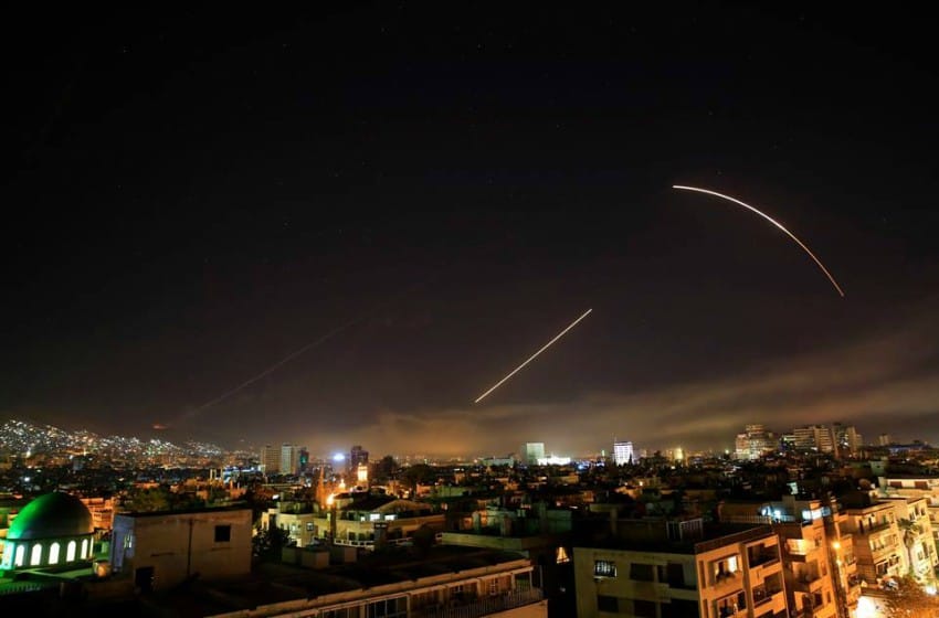 EEUU, Francia y Reino Unido bombardean Siria