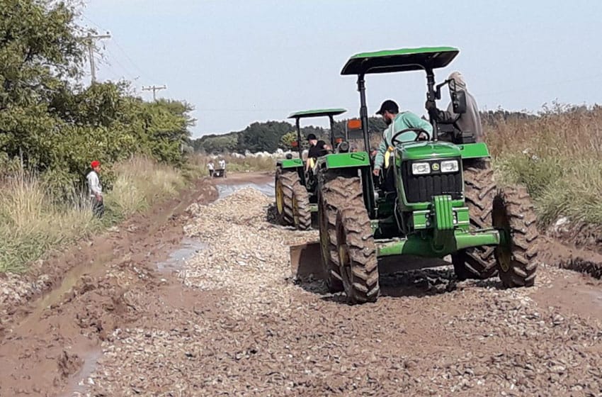 Sin la emergencia, productores compraron piedra para reparar caminos