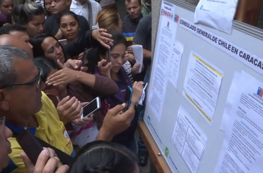 Venezolanos buscan un visa chilena para radicarse en ese país