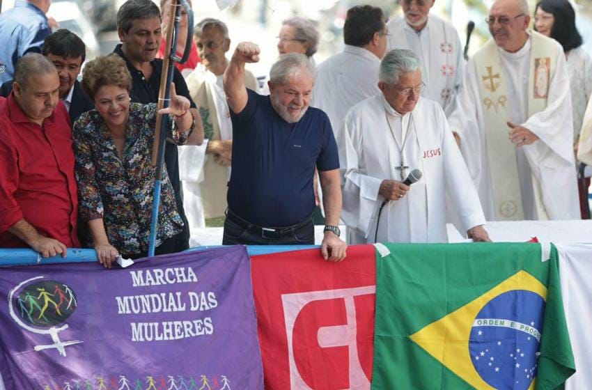 Lula anunció que se entregará a la Justicia: "Yo no tengo miedo"