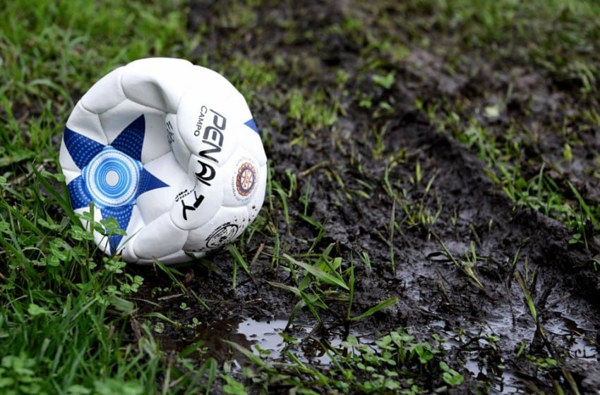 Fútbol local: el mal tiempo obligó a suspender la fecha