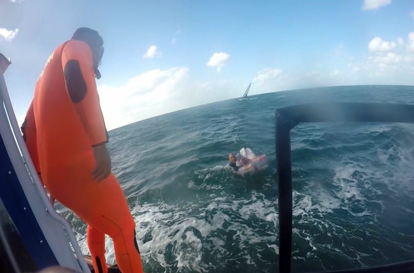 Un deportista náutico fue rescatado del mar