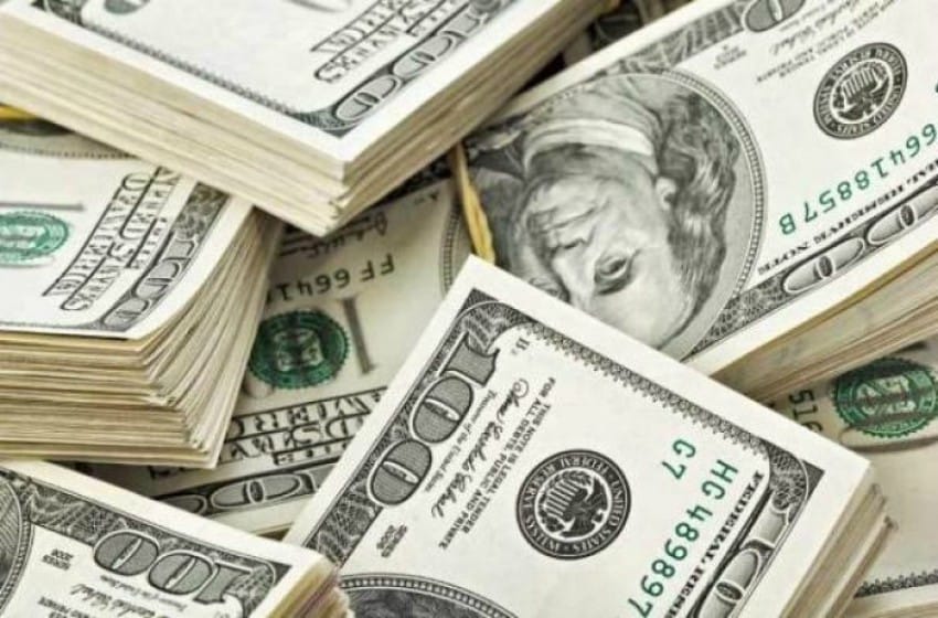 El dolar se dispara: alcanzó los $61 en el Banco Nación