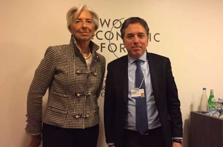 Dujovne ya está en Washington para negociar el préstamo del FMI