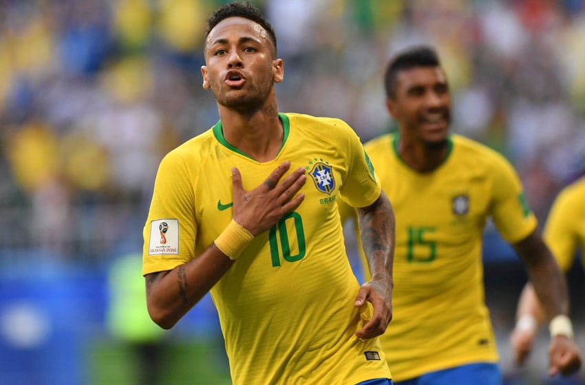 Brasil aprovechó a un Neymar iluminado y pasó de ronda